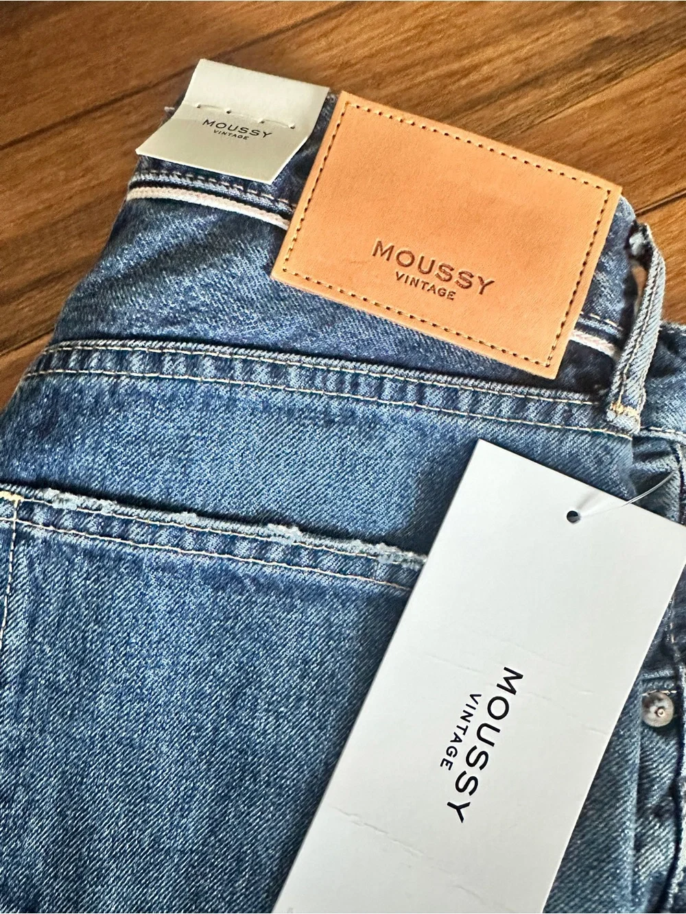 Moussy Vintage Widstoe Wide Straight Distressed Denim Jeans NWT Size 27 Women's - Picture 2 of 8